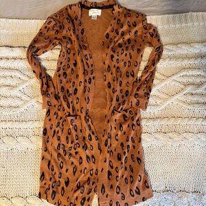Girls Chic Leopard Print Cardigan